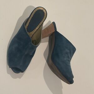 Progetto Dusty Blue Suede Sling Back size 38 or us 8